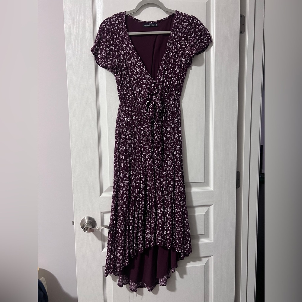 Abercrombie and Fitch maroon V neck midi dress with sleeves size S